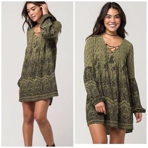 Billabong Green Long Sleeve Lace Up Dress